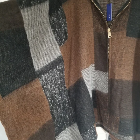 🎉HP🎉Soft & Cozy Poncho - Picture 3 of 8